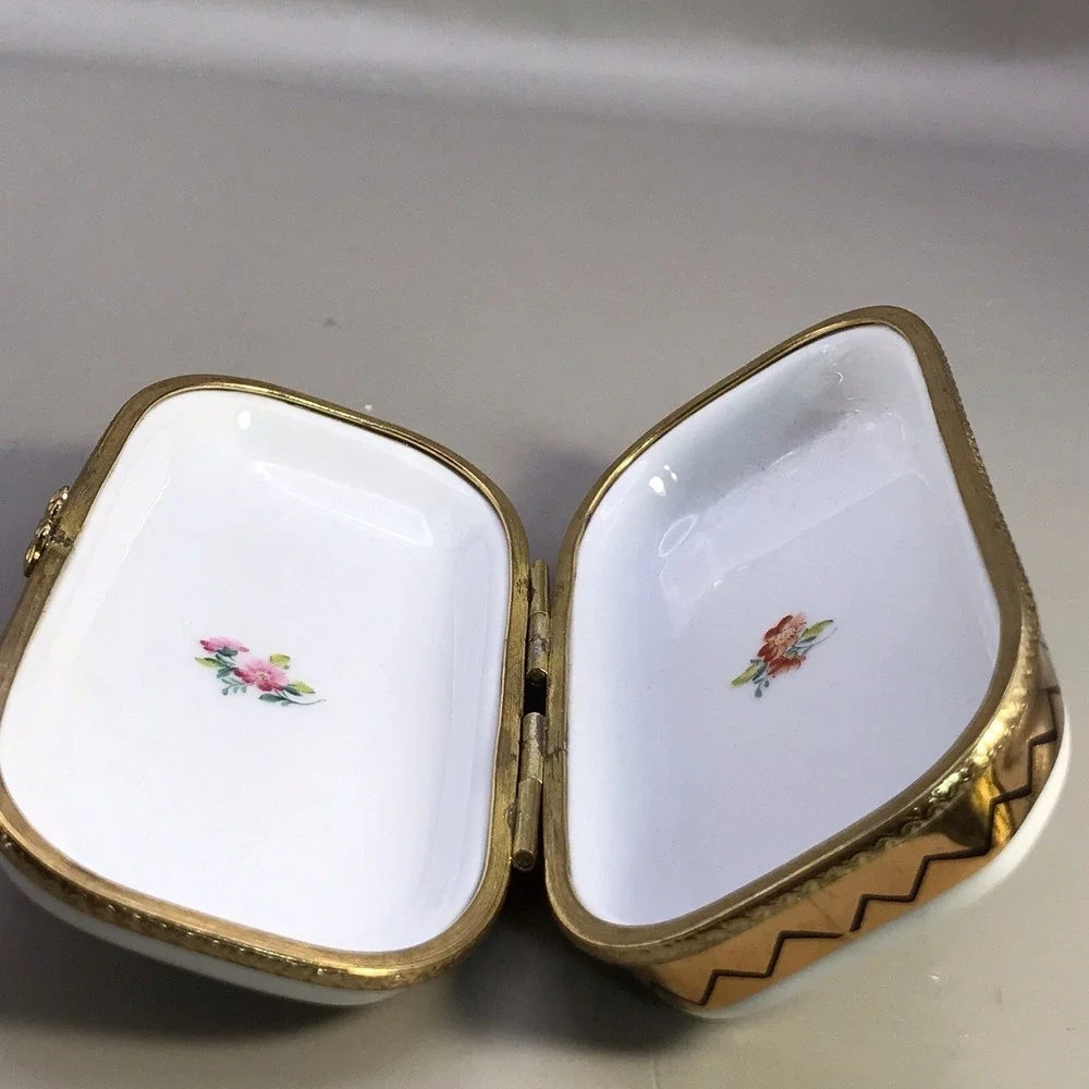Museum Of Jewelry Trinket Box Floral Gold Chevron